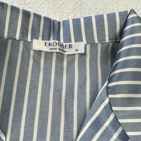 Striped‎ Gray and White Women's Pajama Set ~ Sz Medium - Picture 2 of 11